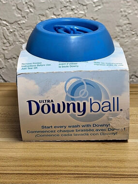 Downy Ultra Ball Fabric Softener/Laundry Dispenser Blue New Rare Discontinued